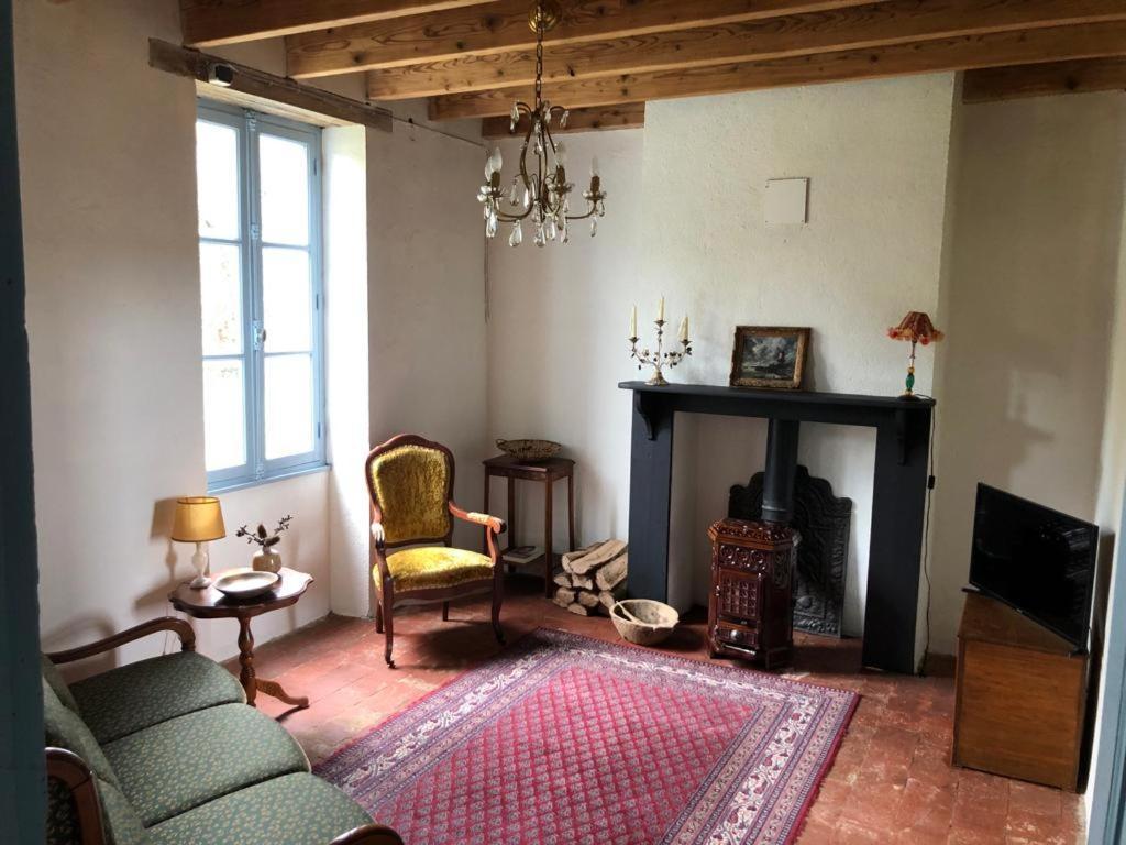 Saint-Désiré Le Tarde - Crecerelleヴィラ エクステリア 写真